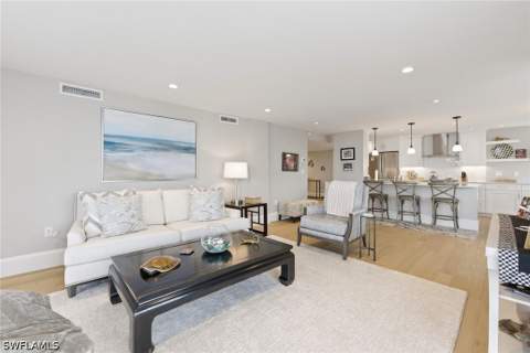 10420 Gulf Shore Dr 161, Naples FL - photo 10 of 44