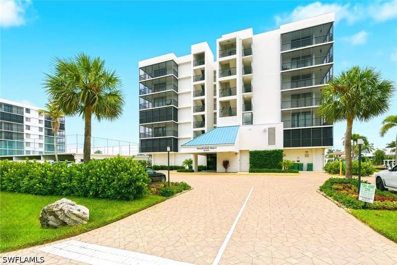 2 bedroom Condominium at 10420 Gulf Shore Dr 161, Vanderbilt Bay, Naples — photo 3