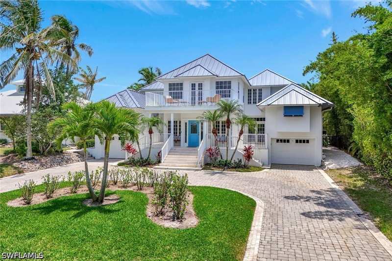 5 bedroom SingleFamilyResidence at 1500 Pelican Ave, Royal Harbor, Naples — photo 1