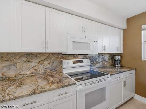 1060 Swallow Ave 107, Marco Island FL - photo 7 of 41