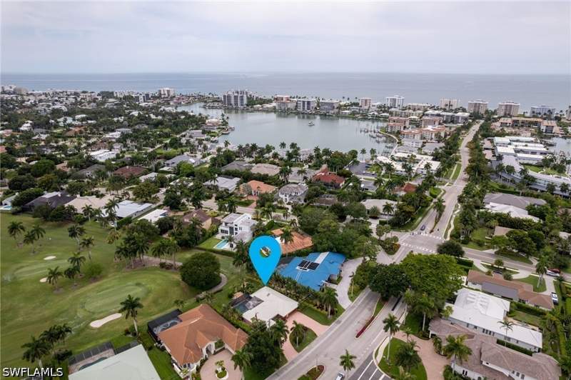 3 bedroom SingleFamilyResidence at 520 Harbour Dr, Moorings, Naples — photo 2