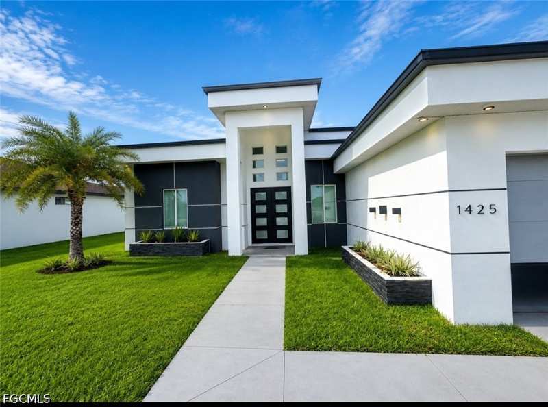 3 bedroom SingleFamilyResidence at 1425 SW 24th St, Cape Coral, Cape Coral — photo 1
