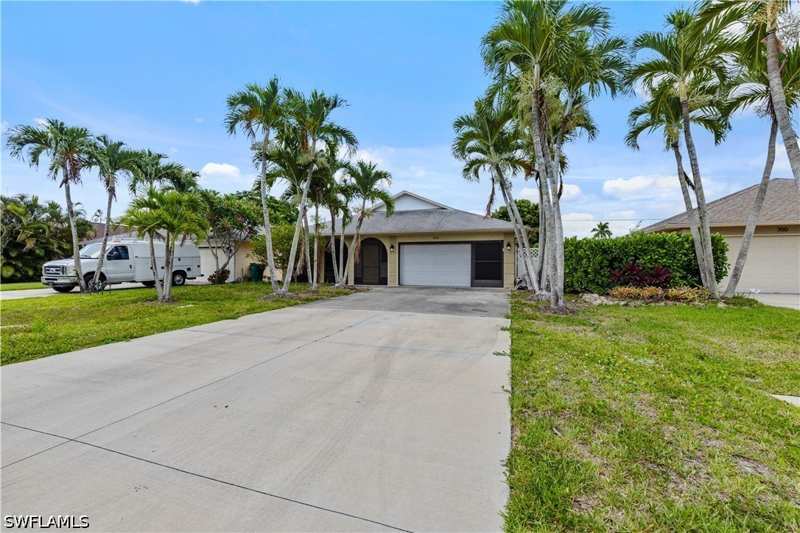 2 bedroom SingleFamilyResidence at 704 106th Ave N, Naples Park, Naples — photo 1