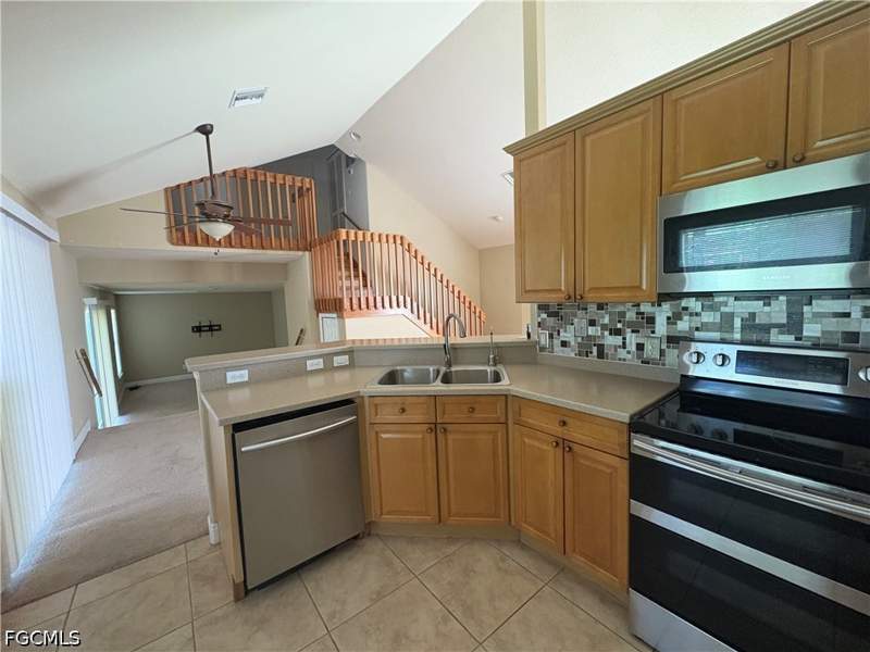 3 bedroom SingleFamilyResidence at 3714 NE 17th Ave, Cape Coral, Cape Coral — photo 4