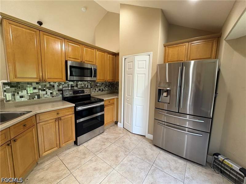 3 bedroom SingleFamilyResidence at 3714 NE 17th Ave, Cape Coral, Cape Coral — photo 5