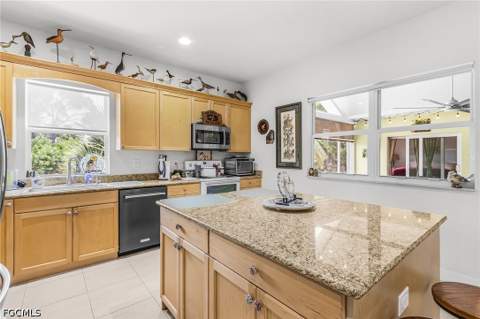 4931 Island Acres Ct, St James City FL - photo 11 of 37