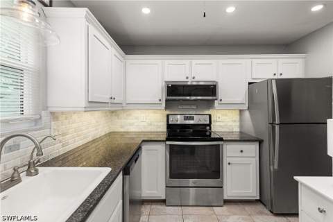 163 Bristol Ln B 201, Naples FL - photo 6 of 22
