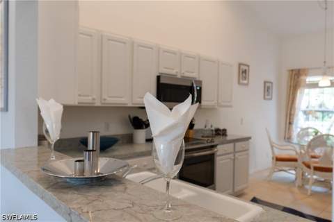 7755 Berkshire Pines Dr, Naples FL - photo 6 of 33