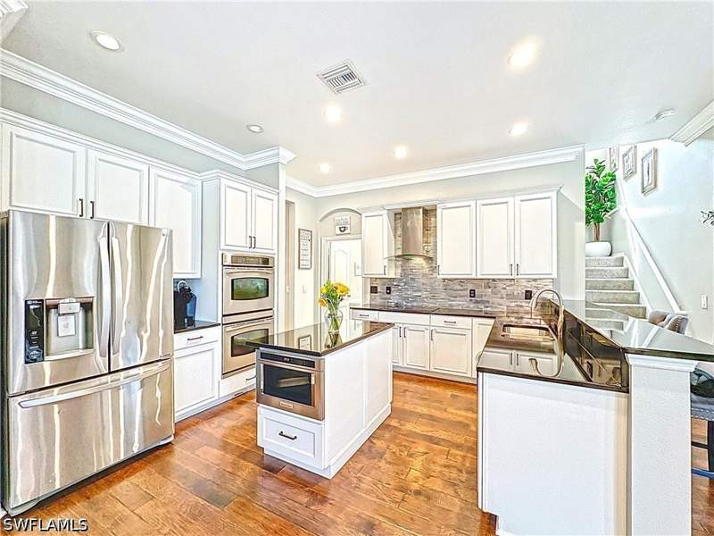 5 bedroom SingleFamilyResidence at 3032 Via Rialto St, Promenade East, Fort Myers — photo 4