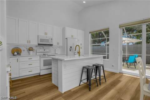 120 Livermore Ln, Naples FL - photo 11 of 50