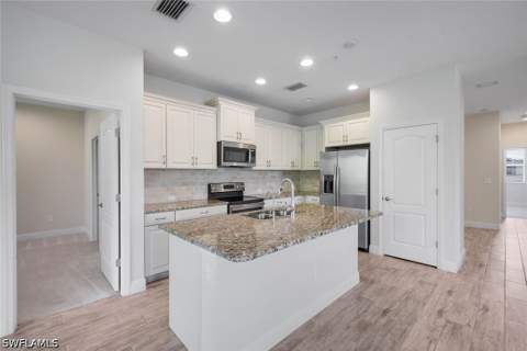2343 Sheen Ln 405, Naples FL - photo 6 of 35