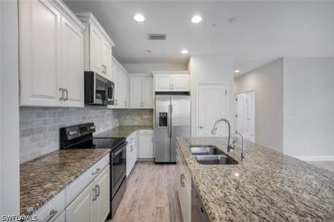 2343 Sheen Ln 405, Naples FL - photo 7 of 35
