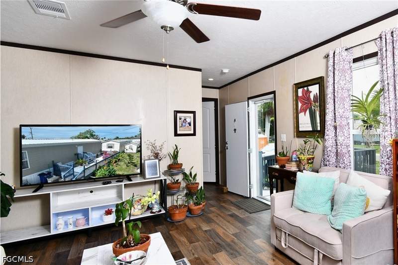 2 bedroom ManufacturedHome at 4976 Curlew Dr, Flamingo Bay, St James City — photo 5
