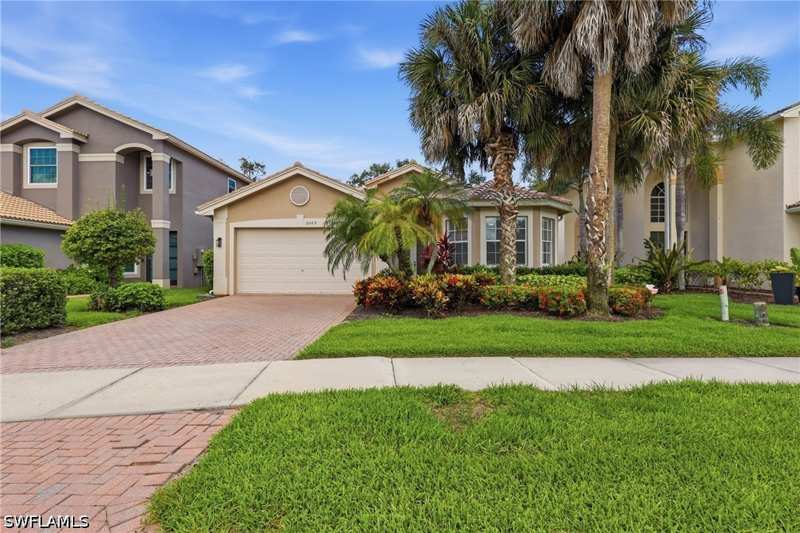 3 bedroom SingleFamilyResidence at 2009 Isla De Palma Cir, Saturnia Lakes, Naples — photo 1