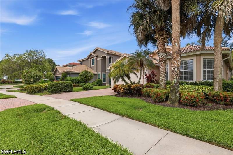 3 bedroom SingleFamilyResidence at 2009 Isla De Palma Cir, Saturnia Lakes, Naples — photo 3