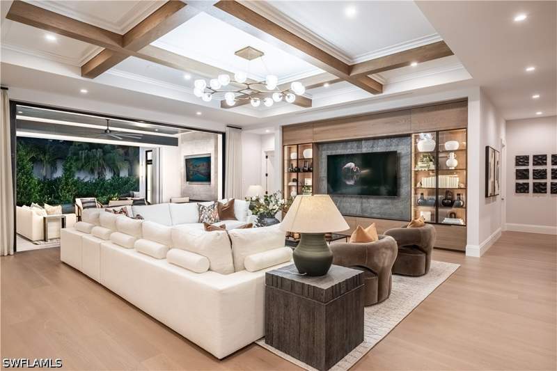 5 bedroom SingleFamilyResidence at 3235 Regatta Rd, Moorings, Naples — photo 4