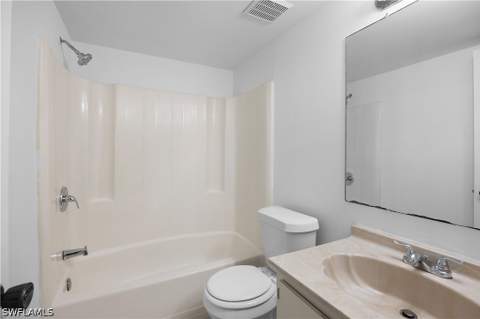 2700 Park Windsor Dr 714, Fort Myers FL - photo 11 of 23