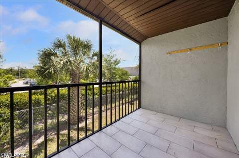2700 Park Windsor Dr 714, Fort Myers FL - photo 21 of 23