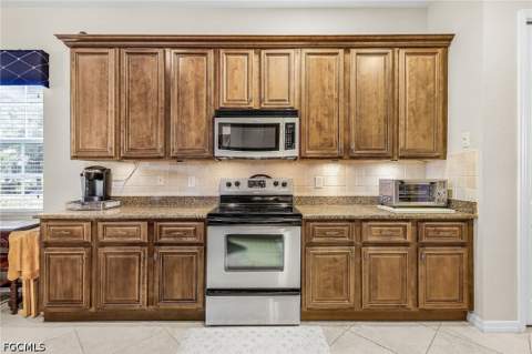 9132 Leatherwood Loop, Lehigh Acres FL - photo 11 of 28