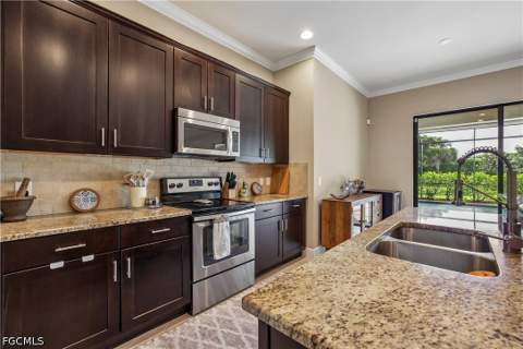 10100 Belcrest Blvd, Fort Myers FL - photo 14 of 49