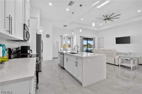 228 SW 31st Pl, Cape Coral FL - photo 13 of 41