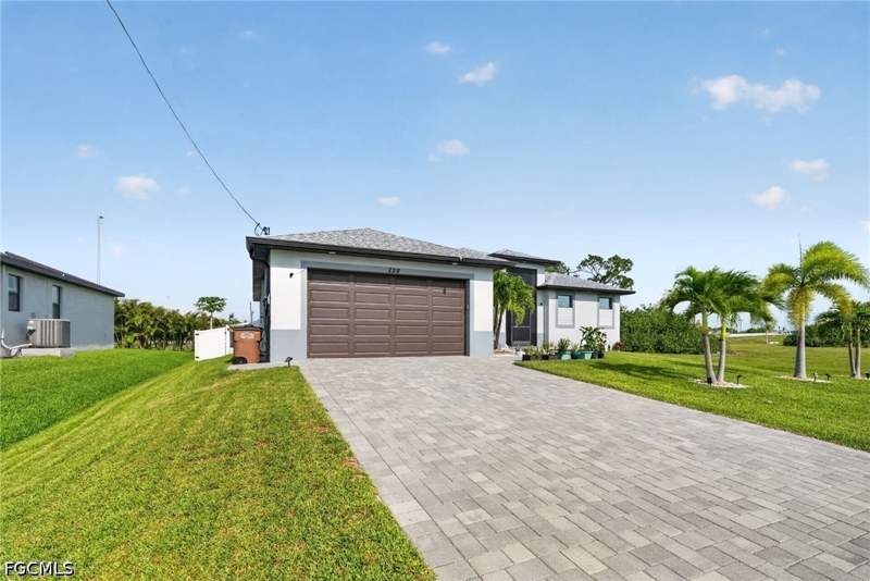 3 bedroom SingleFamilyResidence at 228 SW 31st Pl, Cape Coral, Cape Coral — photo 2