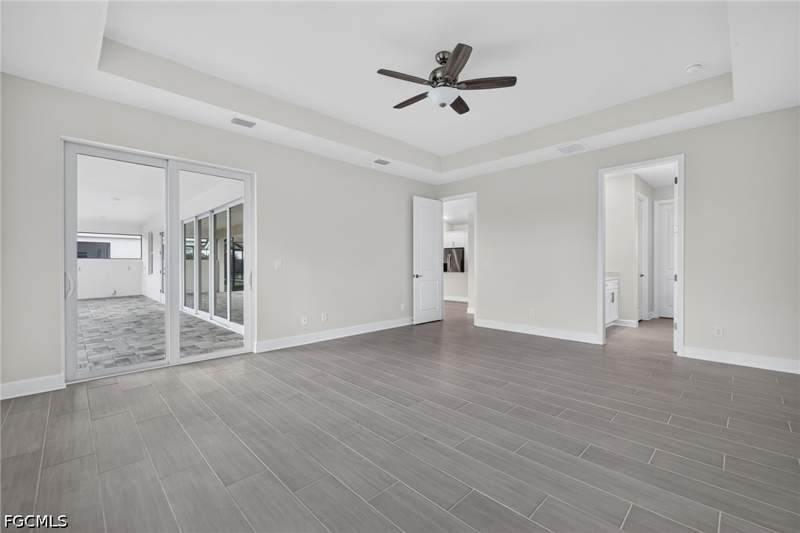 4 bedroom SingleFamilyResidence at 633 SW 13th St, Cape Coral, Cape Coral — photo 4