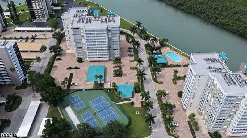 3 bedroom Condominium at 21 Bluebill Ave 303, Gulf Breeze At Vanderbilt, Naples — photo 1