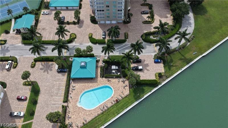 3 bedroom Condominium at 21 Bluebill Ave 303, Gulf Breeze At Vanderbilt, Naples — photo 2