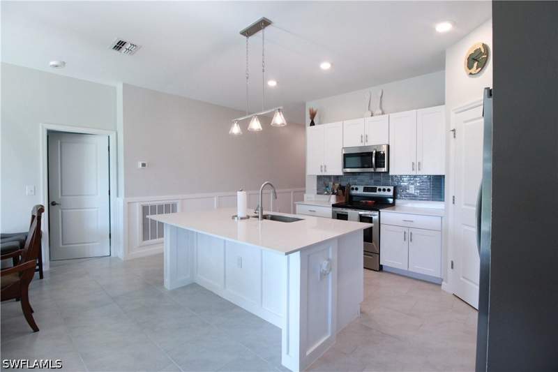 3 bedroom SingleFamilyResidence at 2702 NE 5th AVE, CAPE CORAL, Cape Coral — photo 2