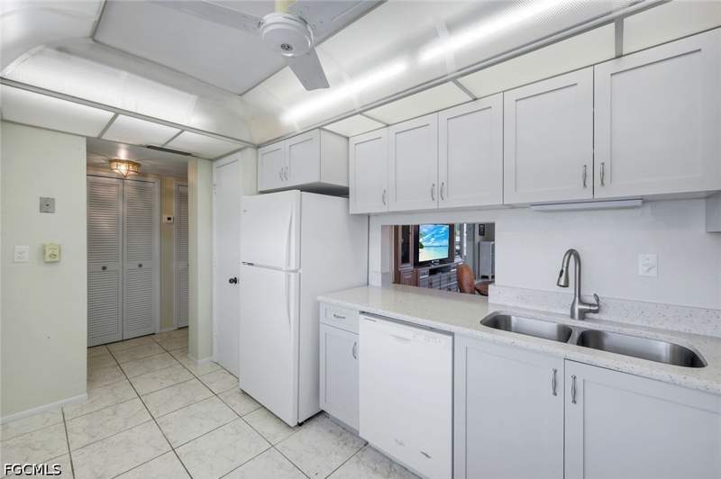 2 bedroom Condominium at 6102 Augusta Dr 307, Seven Lakes, Fort Myers — photo 2