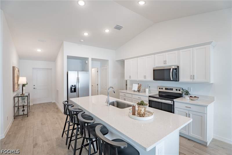 4 bedroom SingleFamilyResidence at 1222 NE 19th Ter, Cape Coral, Cape Coral — photo 3