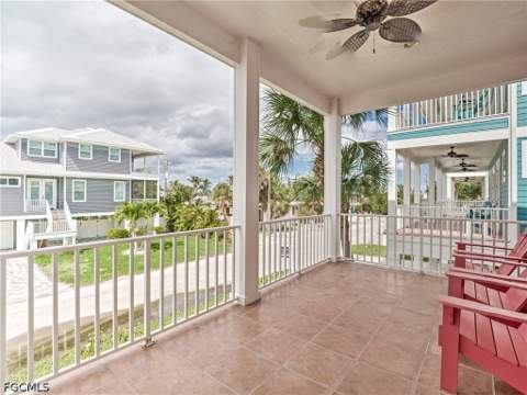 276 Delmar Ave, Fort Myers Beach FL - photo 11 of 46