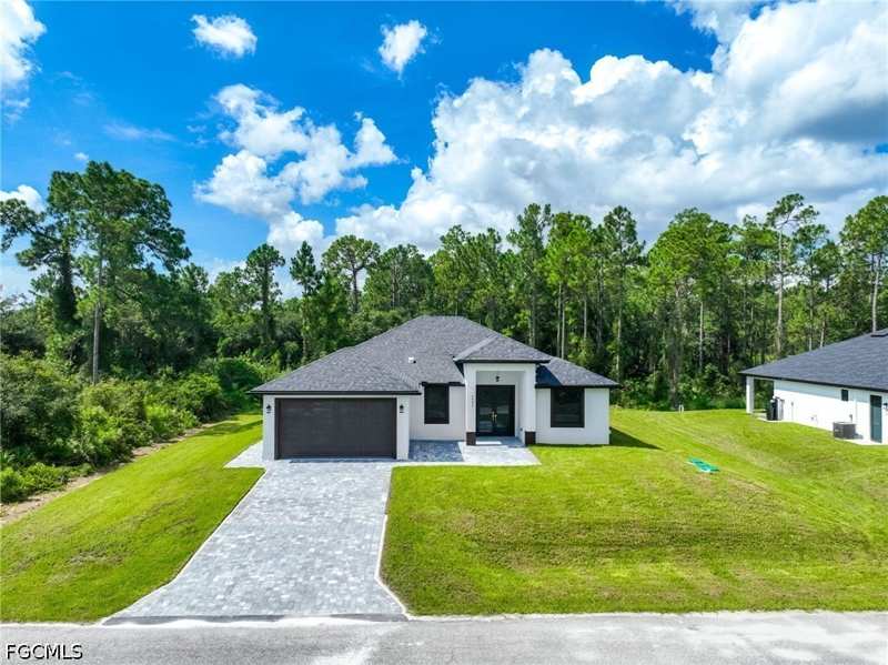 4 bedroom SingleFamilyResidence at 4402 E 13th St, Lehigh Acres, Lehigh Acres — photo 1