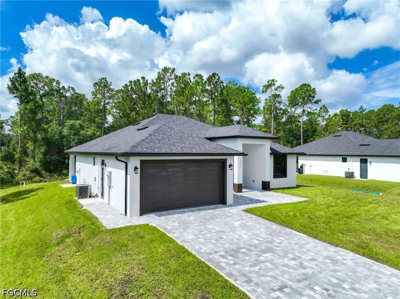 4 bedroom SingleFamilyResidence at 4402 E 13th St, Lehigh Acres, Lehigh Acres — photo 2