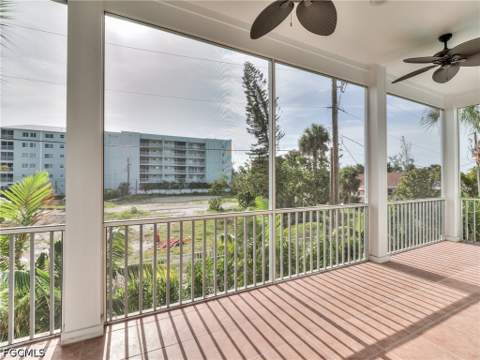 282 Delmar Ave, Fort Myers Beach FL - photo 19 of 43