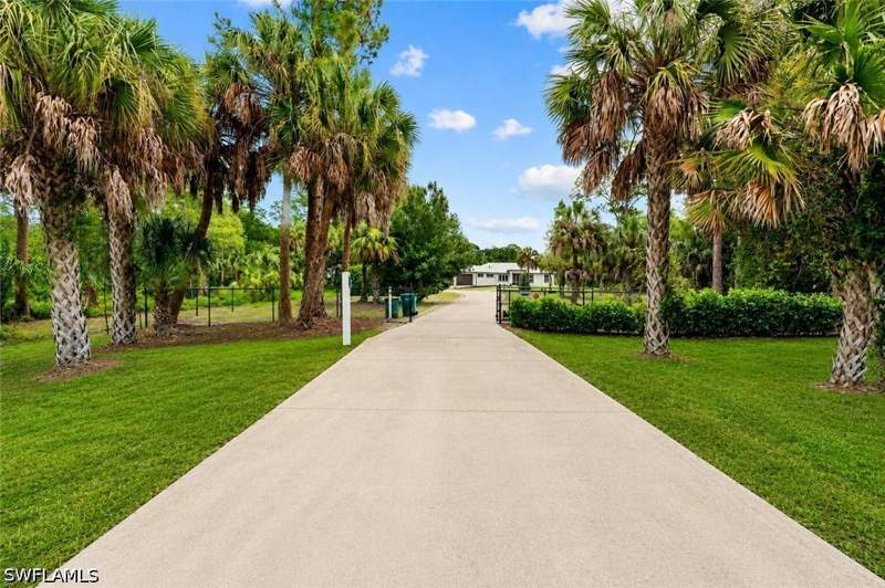 4 bedroom SingleFamilyResidence at 556 6th St SE, Golden Gate Estates, Naples — photo 3