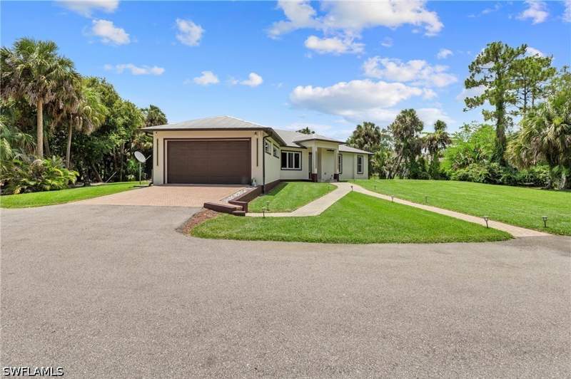 4 bedroom SingleFamilyResidence at 556 6th St SE, Golden Gate Estates, Naples — photo 5