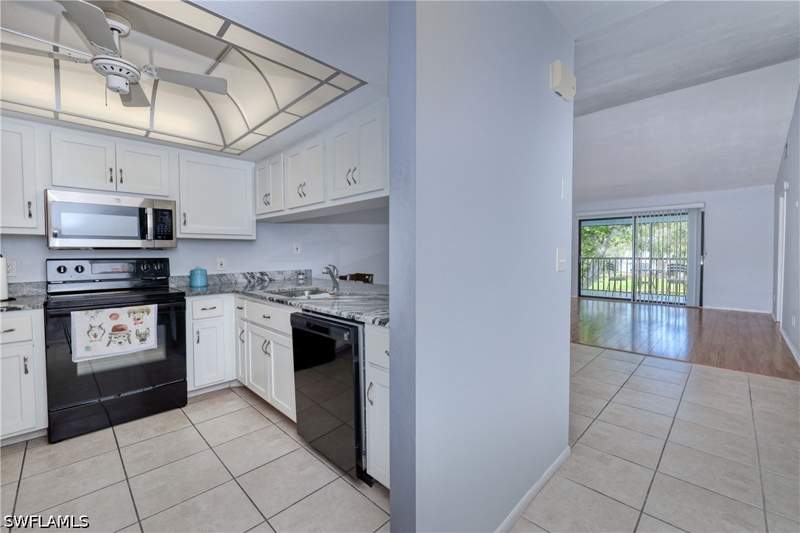 2 bedroom Condominium at 17456 Overhill Dr F, Newport Glen, Fort Myers — photo 4