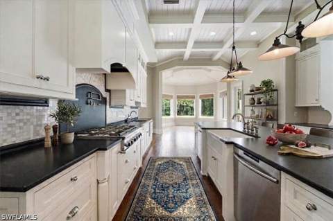 2263 Coach House Ln, Naples FL - photo 14 of 49