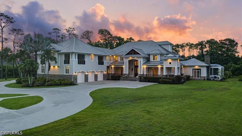 6 bedroom SingleFamilyResidence at 2263 Coach House Ln, Coach House, Naples — photo 2