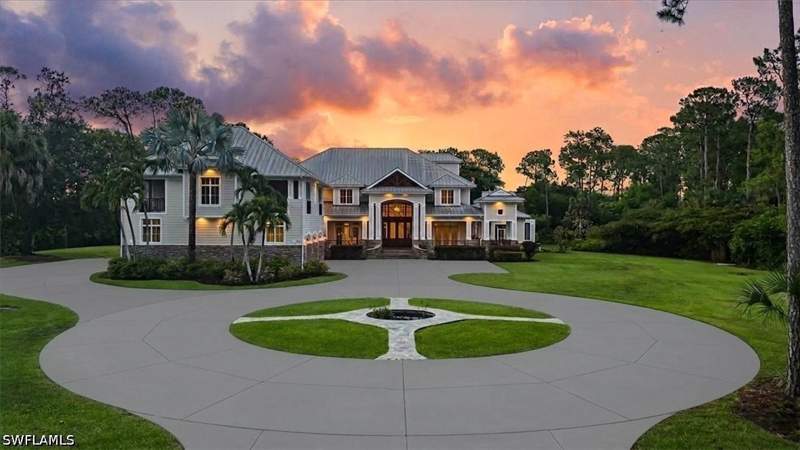 6 bedroom SingleFamilyResidence at 2263 Coach House Ln, Coach House, Naples — photo 3