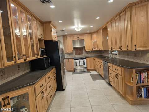 444 E Osceola Ave, Clewiston FL - photo 8 of 35