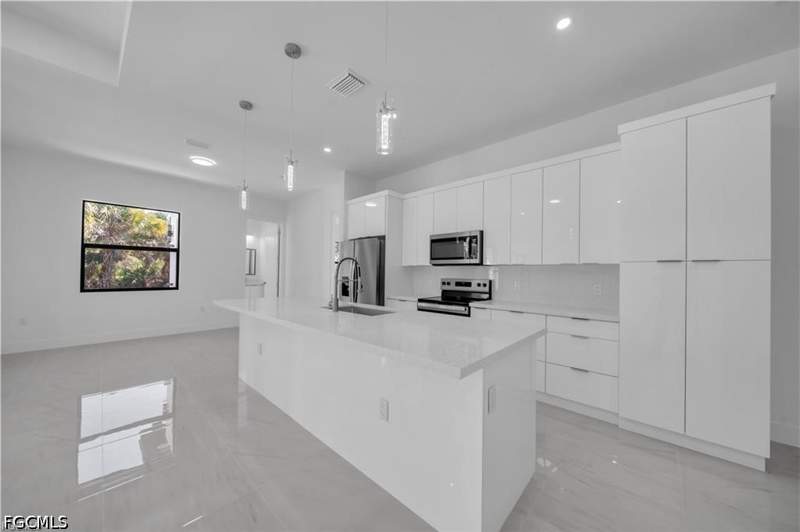 3 bedroom SingleFamilyResidence at 4703 Sara Ave N, Lehigh Acres, Lehigh Acres — photo 4