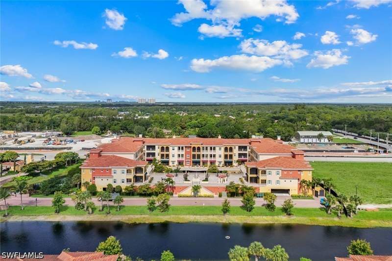 2 bedroom Condominium at 21530 Strada Nuova Cir 205, Genova, Estero — photo 2