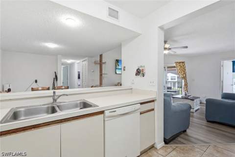 132 Santa Clara Dr 10, Naples FL - photo 13 of 24
