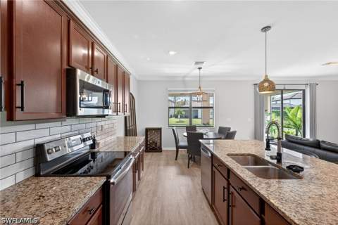 9452 Foxglove Ln, Naples FL - photo 9 of 44