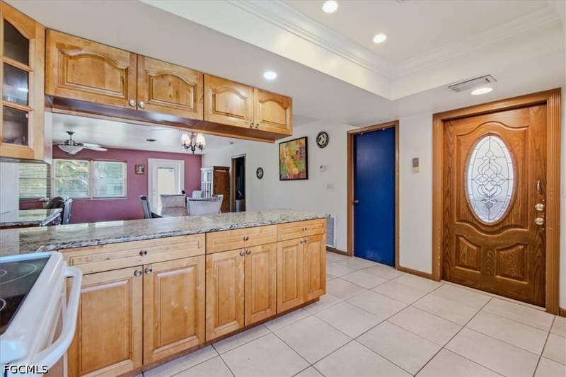 2 bedroom Condominium at 4704 SE 6th Ave C, Canary Palm Condo, Cape Coral — photo 4