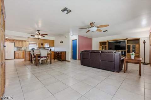 4704 SE 6th Ave C, Cape Coral FL - photo 8 of 34