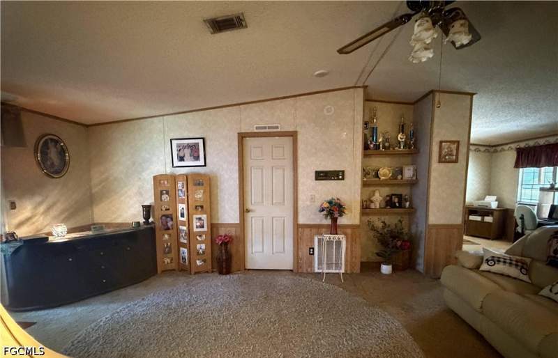 3 bedroom ManufacturedHome at 223 Pine Ln, Flaghole, Clewiston — photo 3